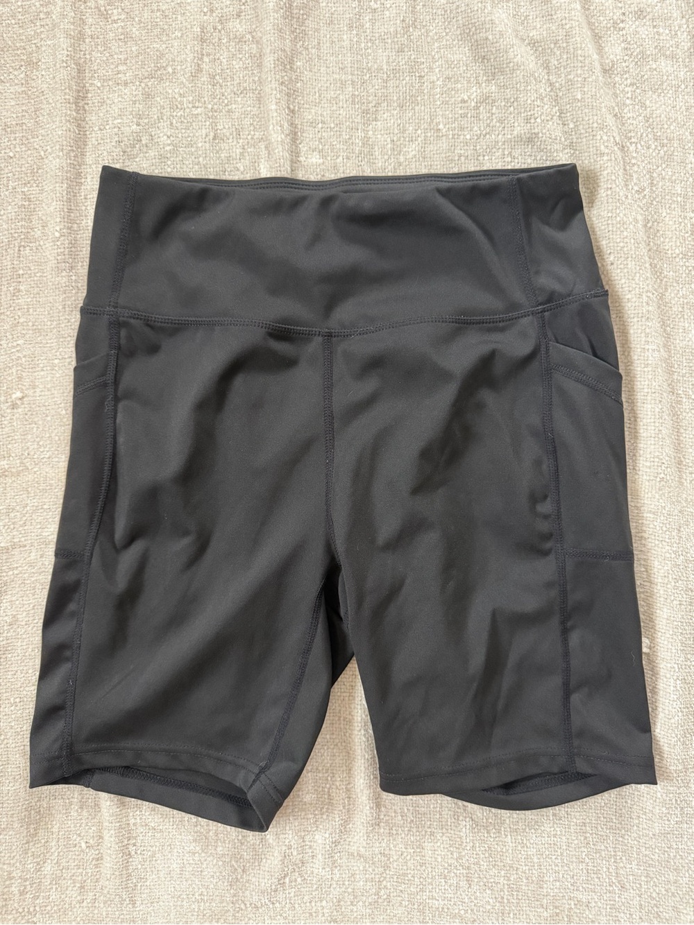 High-Waist Black Performance Women’s Shorts with Pockets